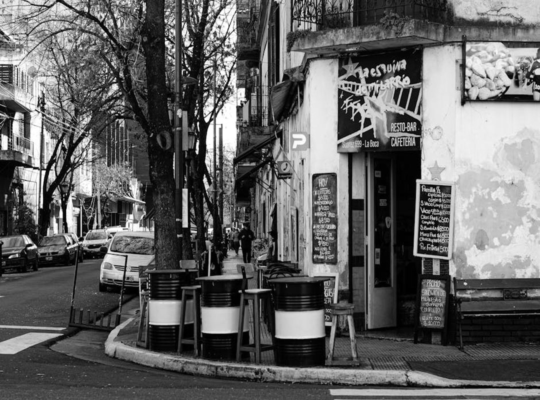 Crea tu Escenario: El Fondo y la Luz que Definen la Estética